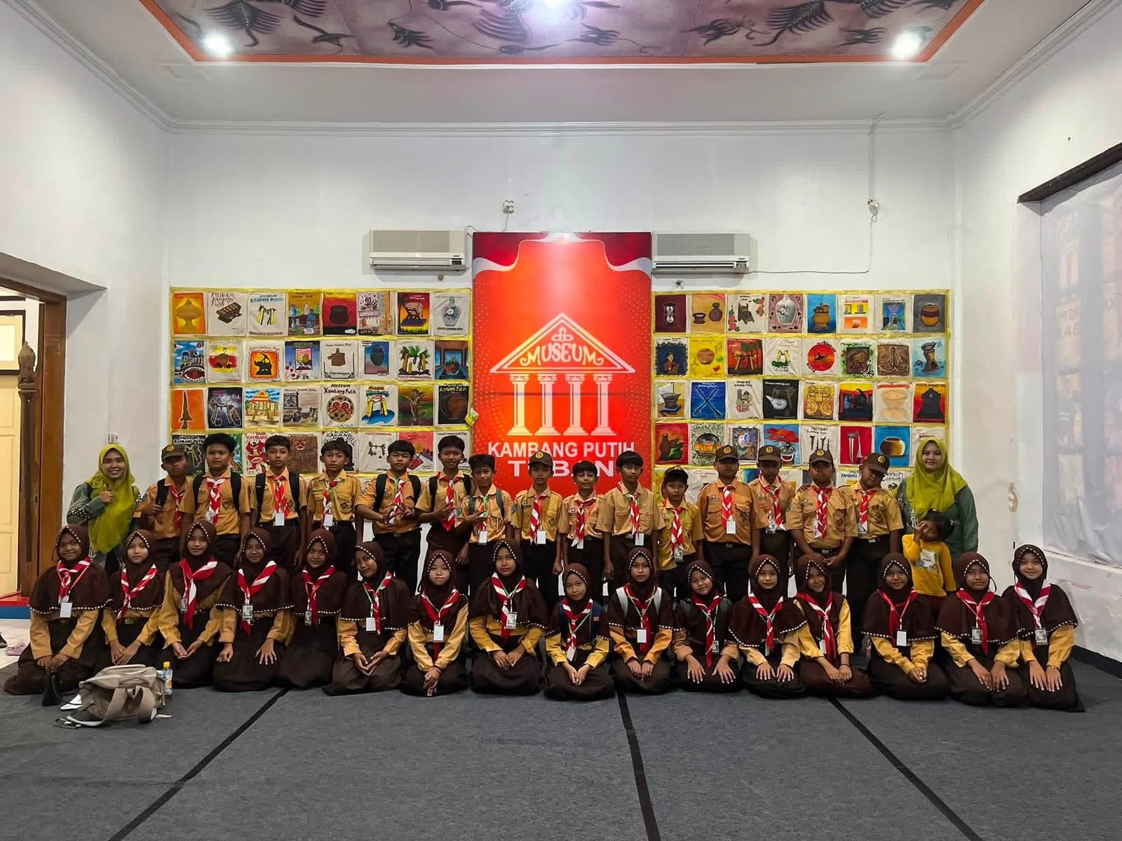 Outing Class 6 a&b di Museum Kambang Putih Tuban